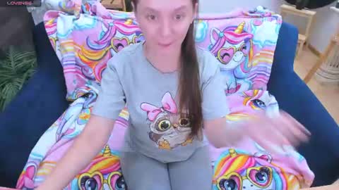 Lexi online show from August 3, 6:37 am
