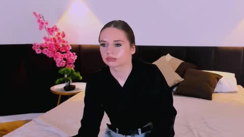 lexirayne online show from October 24, 4:41 pm