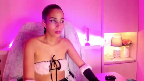 L I A  online show from December 5, 4:55 am