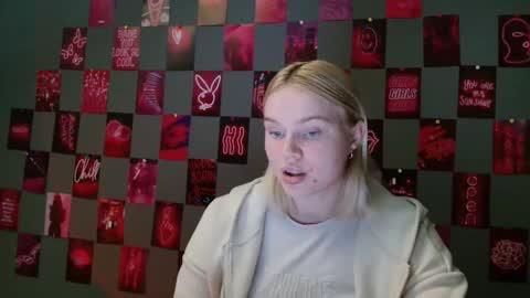 Snapshot of leyla_le chatting on September 25, 9:38 am Leyla online show from September 25, 9:38 am