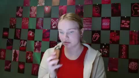 Snapshot of leyla_le chatting on September 27, 9:40 am Leyla online show from September 27, 9:40 am