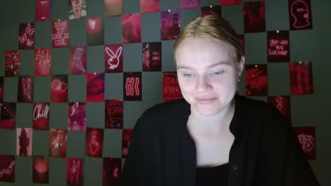 Snapshot of leyla_le chatting on September 10, 6:36 am Leyla online show from September 10, 6:36 am