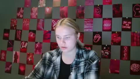 Snapshot of leyla_le chatting on September 22, 9:24 am Leyla online show from September 22, 9:24 am