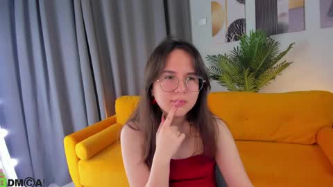 leylamirage online show from May 3, 12:33 pm