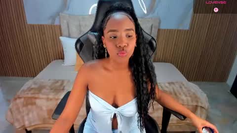 lia_16_ online show from July 25, 11:19 am
