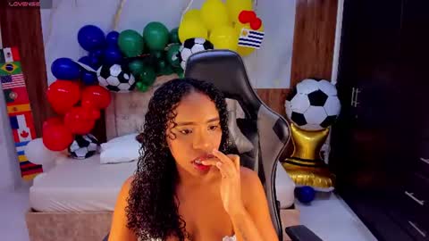 lia_16_ online show from July 13, 11:03 am