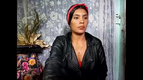 Snapshot of lia_hottie chatting on October 21, 7:50 pm Lia online show from October 21, 7:50 pm