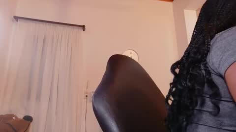 lia_mariana online show from November 9, 10:23 pm