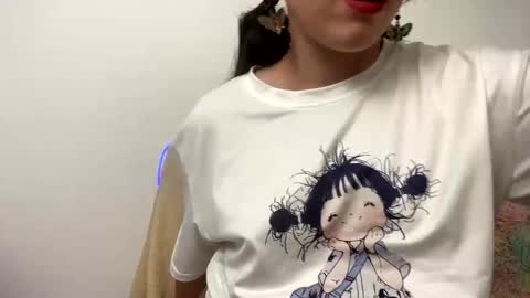 Little Queen Lia  online show from May 7, 1:56 am