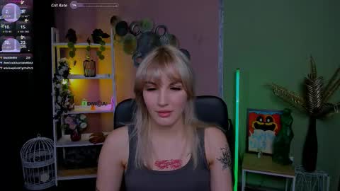 Snapshot of lia_sunset chatting on September 29, 7:35 pm Lia online show from September 29, 7:35 pm