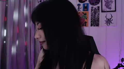 Liaa  online show from July 20, 4:42 pm