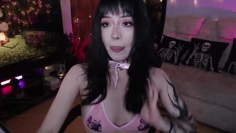 Liaa  online show from January 17, 1:04 am