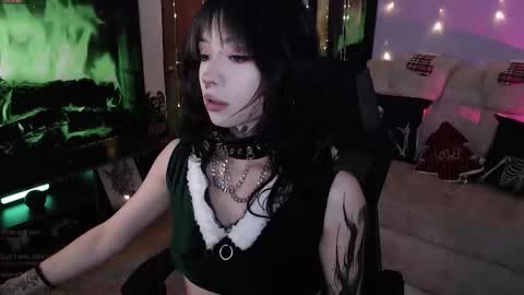 Liaa  online show from December 17, 2:51 am