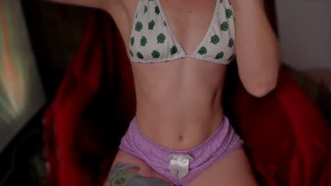 Snapshot of liahilton_ chatting on January 27, 5:04 pm lh6 9c online show from January 27, 5:04 pm