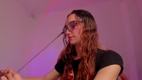 Snapshot of liahilton_ chatting on September 18, 2:32 pm lh6 9c online show from September 18, 2:32 pm