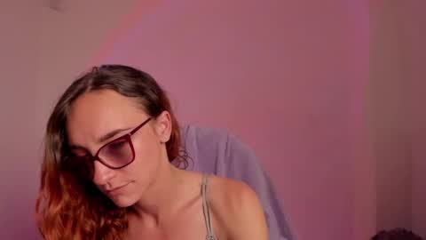 Snapshot of liahilton_ chatting on September 24, 2:57 pm lh6 9c online show from September 24, 2:57 pm