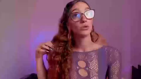 Snapshot of liahilton_ chatting on September 16, 2:09 pm lh6 9c online show from September 16, 2:09 pm