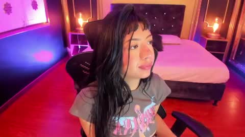 Lia lovet online show from July 22, 8:11 pm