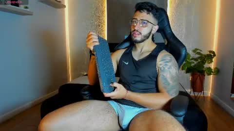 LIAM KLEIN online show from June 24, 11:39 am