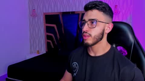 LIAM KLEIN online show from February 19, 11:20 am