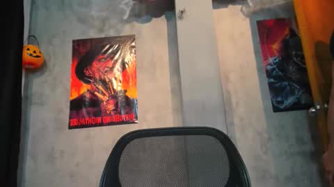 liam_knight online show from October 29, 2:02 am