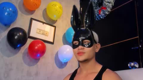 liam_knight online show from November 19, 2:44 am