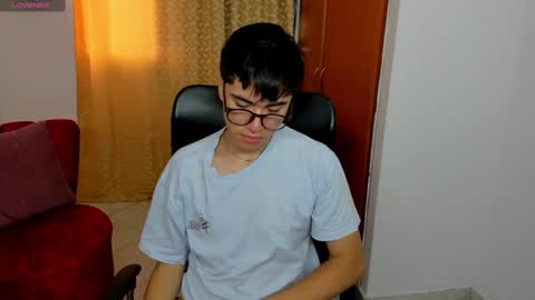 Snapshot of liam_orion chatting on February 26, 10:04 pm LIAM online show from February 26, 10:04 pm