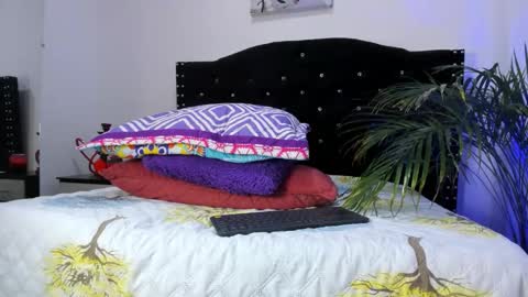 Call me Lian online show from June 6, 2:56 pm