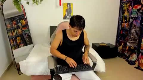 liamxul online show from May 7, 6:47 pm