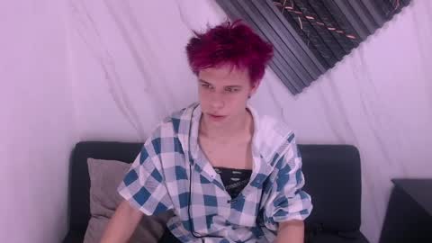 liam_york online show from April 26, 4:32 am