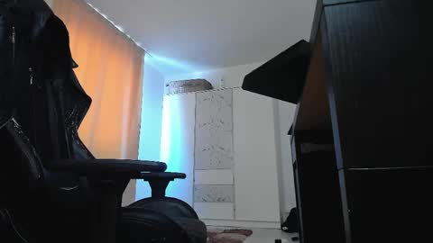 Liam online show from June 3, 8:06 am
