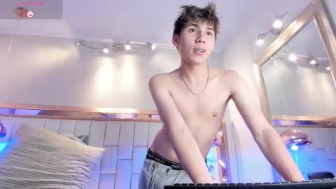 liaml_18_ online show from November 27, 10:06 pm