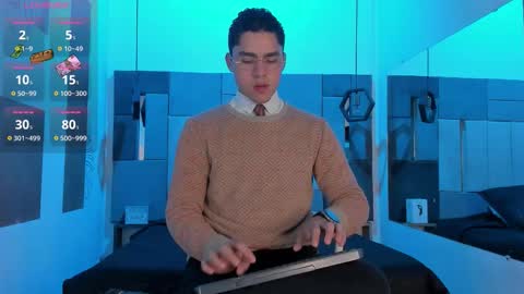 Liam online show from December 2, 11:30 am