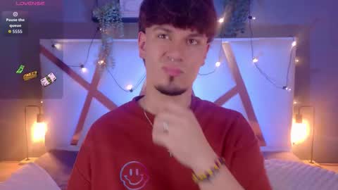 Liam Thunder online show from December 13, 9:10 pm