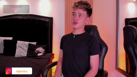 liam online show from April 29, 4:17 am