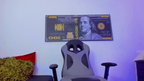    online show from January 6, 10:02 am