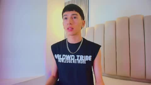 lian_cameron online show from April 23, 4:09 am