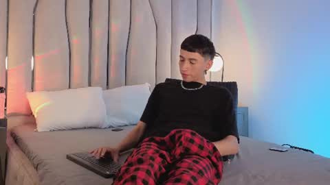 lian_cameron online show from June 25, 4:31 am