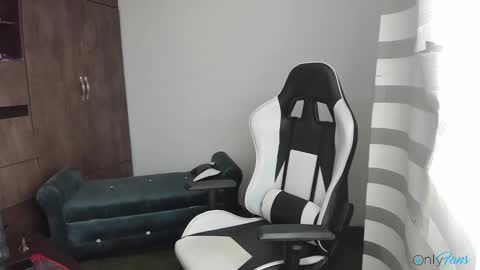 Lian storm online show from November 22, 5:55 pm