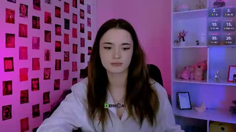 Little Liana  online show from July 27, 7:33 pm