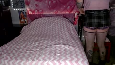 lianasissyslut online show from February 14, 8:42 am