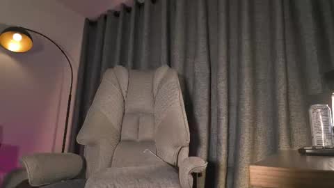 lianewhite online show from June 18, 2:39 am
