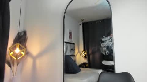 lianfox_ online show from June 25, 12:10 pm