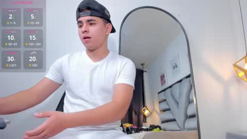 lianfox_ online show from February 15, 1:43 pm