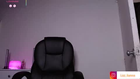 Snapshot of lianna_hot chatting on October 1, 6:56 am --- buy my content naughty in my bio- online show from October 1, 6:56 am