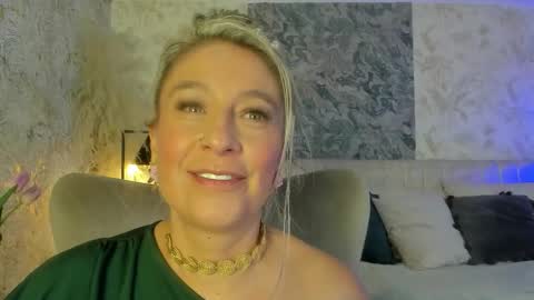 Lian online show from November 25, 9:35 pm