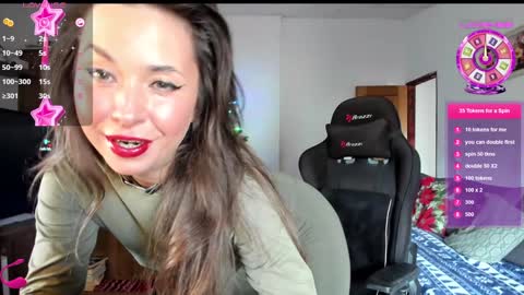 Snapshot of liaquinn chatting on January 21, 12:29 pm LiaQuinn online show from January 21, 12:29 pm