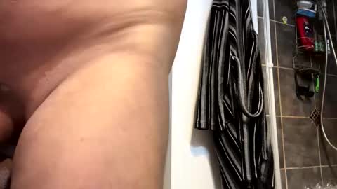 lickurlipz1 online show from June 1, 2:07 pm