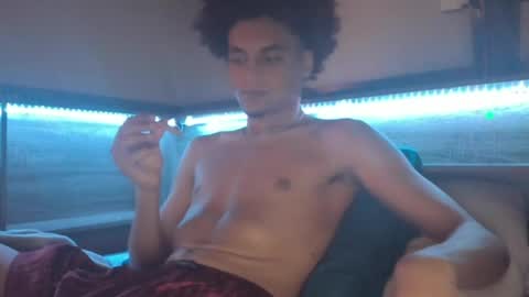 lightskinwithgirth online show from April 28, 1:37 pm
