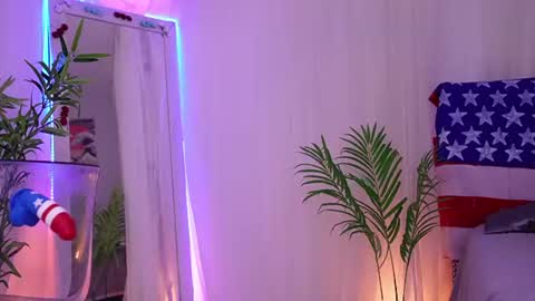 Lia Sweet online show from July 4, 8:01 pm